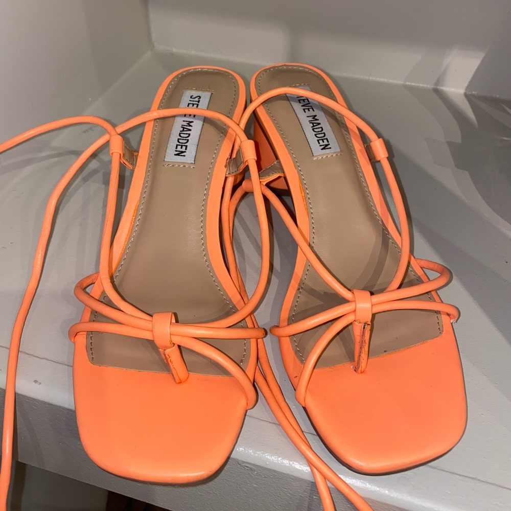 Steve Madden heels! Neon orange, size 6